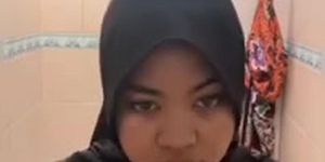 Bokep Indo Tante Hijab Colmek Dikantor