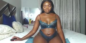 thick booty ebony showing lips through panties