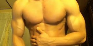 Muscle Men Showing Off - Big Cocks on Cam