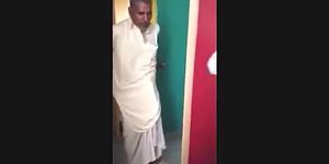 pakistani aunty fucked by two old man