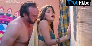 Komal Ruthala Sexy Scene  in Pehredaar 5