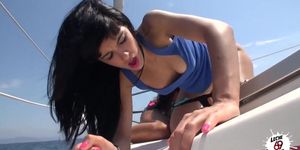 carol vega El barco del cariÃ±o y el sexo teen lesbian masturbation boat