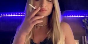 Ivy_Bae smoking 18