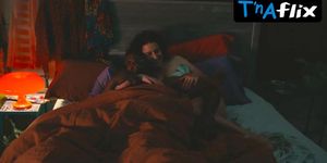 Ilana Glazer Sexy Scene  in Babes