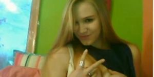 Blonde Webcam Girl Masturbates and Shows Her Pussy