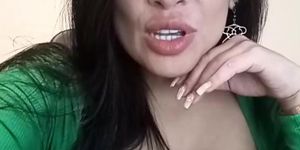 Gorgeous big tits latina play