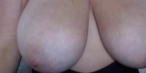 American MILF With Huge Natural Boobs on Webcam