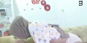 Shemale hijab and boys 2 - Tnaflix.com