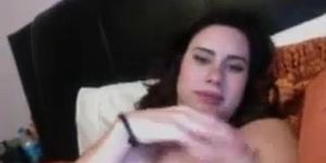 Huge boobs cam whore chatting on live