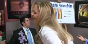 Sex with office women - Watch part2 on sexhorse.net (Julia Ann)