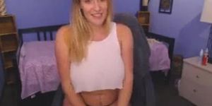 The best hot girl in adult chat room ??
