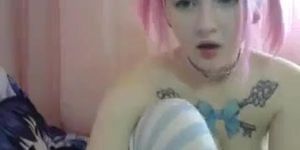 FemmyCat camgirl fucks her ass