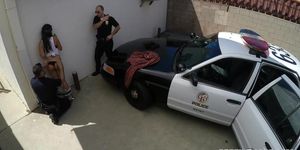2 White cops screw Latina gangster in Public