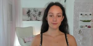 Webcam skinny and booty skinny teen teasing solo