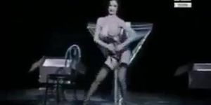 Dita Von Teese Stripping