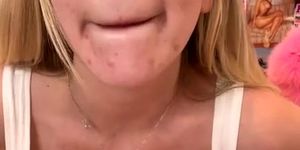 Kendra Sunderland Stream Pink Vibrator Masturbate