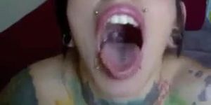 Sexy pierced mouth !