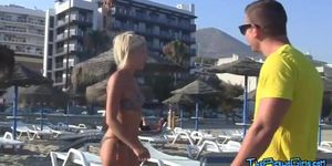 Guy's pick up beach girl and fuck her