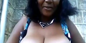 Ebony plays porn outside