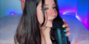 SHINY ASMR MIC KISSES