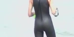 Such a candid voyeir movie with slender gal in tight costume 07h