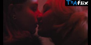 Thomasin Mckenzie Lesbian Scene  in Eileen
