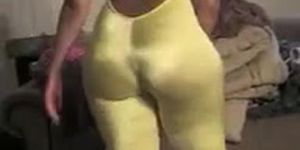 Big Booty Ebony in Yellow Latex