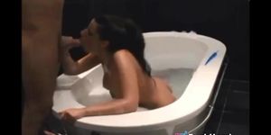 Sexy Brunette Amateur Girl Horny Screaming Sex In Her Bath