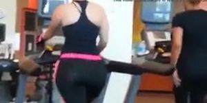 big ass milf in the gym
