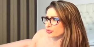 Sweet Hot Girl Masturbate Her Pussy On Cam