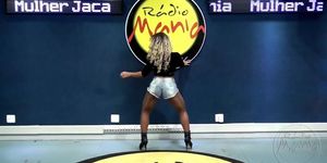 Bundalelê da Rádio Mania com Mulher Jaca (Vídeo Completo)