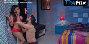 Priya Mitra Sexy Scene  in Nehle Pe Dehla