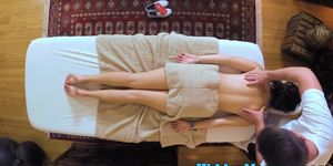 Teen wanks masseurs dick before missionary