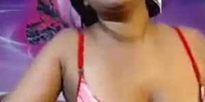 Webcam Ebony Girl Showing Her Goods