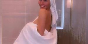 ArianaRealTV Nude After Shower Teasing Video