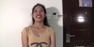 Big titty Filipina bangmaid blows the boss