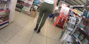 big bubble butt mature girl in tight green jeans