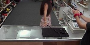 Pawnshop amateur sucking brokers dick closeup