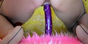 Horny girl pussy creams when she is ridind harder a vibrator
