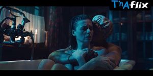 Agnieszka Grochowska Butt Scene  in How I Fell In Love With A Gangster