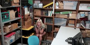 Shoplyfter Daisy Lee