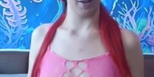 Jadelinmin shakes her heavy long boobs