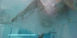 new-she-likes-to-feel-the-underwater-massage-all-over-her-body_uwsc4k.mp4
