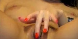 Beautiful girl fingering her pussy in webcam