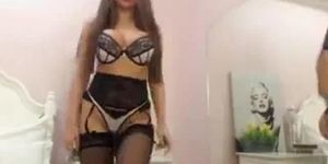 Nerdy Big Titty Webcam Girl Masturbates
