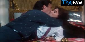 Shams Sexy Scene  in Hanheb Wi Nqeb