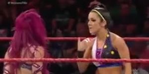 SASHA BANKS VS CHARLOTTE V BAYLEY