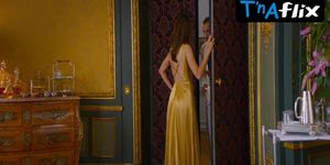 Berenice Bejo Sexy Scene  in The Extraordinary Journey Of The Fakir