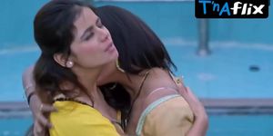 Ruks Khandagale Lesbian Scene  in Bhabhi Ka Bhaukal