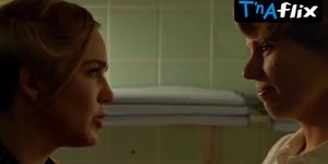 Ali Liebert Lesbian Scene  in Dc'S Legends Of Tomorrow